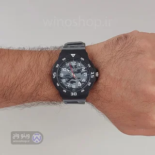 نمای روی مچ دست ساعت مچی آنالوگ اسپرت  Q&Q با صفحه استتاری Camouflage بند ارتشی